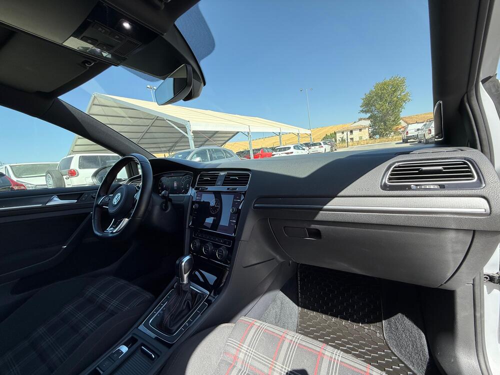 11c835b5-9aa1-4b60-a97e-ee0a026581ef