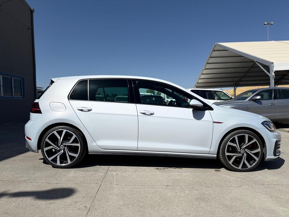 bbccc2e2-e63f-472d-b30e-ff94379a3bd2